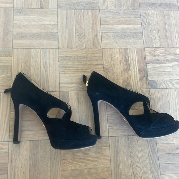 Prada Black Pumps Size 7.5 - Picture 4 of 4